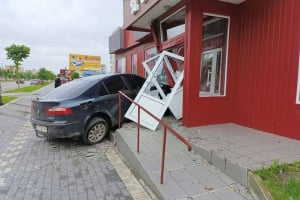 Крамниця по Проспекту Миру в Шепетівці «відкрилась» раніше графіку