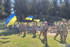 Понінківська громада попрощалася з бойовим медиком Анатолієм Онищенком