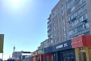 Трагедія на проспекті Миру: з дев’ятого поверху багатоповерхівки впав підліток