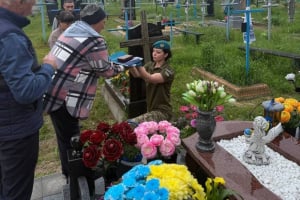 До родини загиблого морпіха завітали з поважною та сумною місією