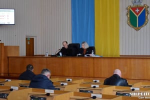 Виконком: завершення опалювального сезону, обмеження руху авто на кладовищі, пасажирські перевезення, тарифи