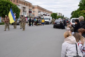 Народився із Незалежною Україною і поліг у бою за її свободу: у Шепетівці прощались із Андрієм Іщенко