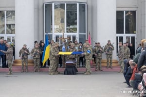 Славутчани попрощалися з прикордонником Романом Хоменком