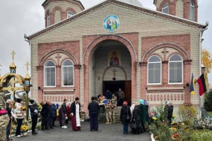 Рано втратив батьків і віддав життя за дітей: у Судилкові попрощалися із Захисником Миколою Стецюком