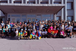 У Шепетівці та 18 громадах району відбувся Всеукраїнський забіг «Шаную Воїнів, біжу за Героїв України»