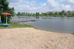 На Шепетівщині перевіряли якість води та піску на пляжах: де безпечно відпочивати