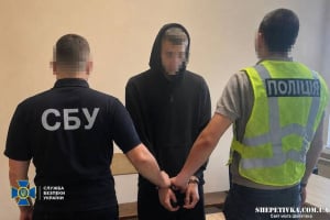 У Шепетівці 19-річний юнак на замовлення спецслужб РФ спалив авто військових