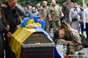 Присвятив життя захисту Вітчизни: шепетівчани прощалась із Владиславом Луканем