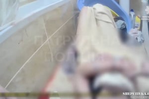Врятована у ванній: патрульні витягнули жінку з «того світу»