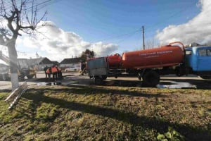 Колапс каналізації у Славуті: 45 тонн сміття за тиждень та збитки у сотні тисяч гривень