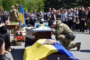 «Я вмію… Я знаю… То хто, як не я?»: Шепетівка провела у засвіти оператора БПЛА Олега Лізанця