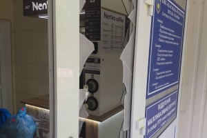 «Не сподобалася медсестра»: чоловік увірвався до лікарні та жорстоко побив жінку