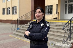 На Шепетівщині учительці стало зле посеред уроку: на допомогу кинулась поліціянтка