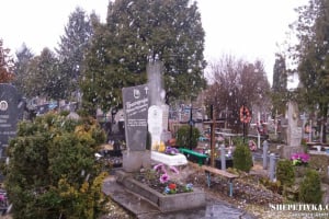 Штормовий вітер пошкодив пам’ятники на міському кладовищі Шепетівки