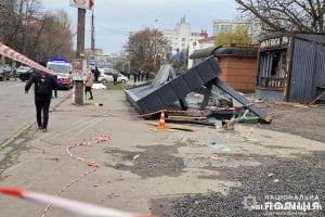 Троє людей загинуло: поліцейські затримали нетверезого водія, який в’їхав у зупинку громадського транспорту