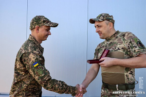 Вистояв у Гостомелі, пройшов полон і повернувся в стрій. Нетішинський гвардієць отримав заслужену нагороду