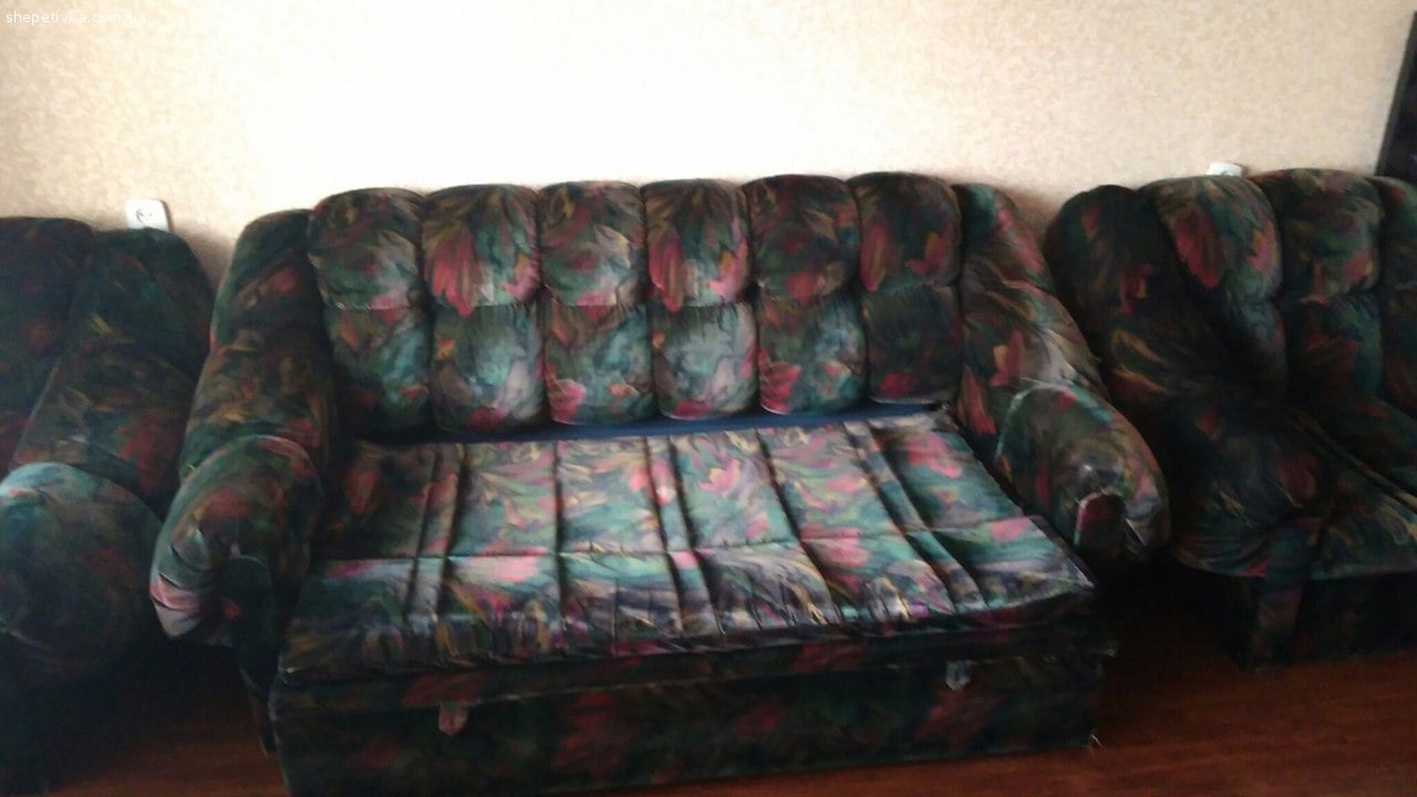 Продам розкладний диван і 2 крісла (комплект)