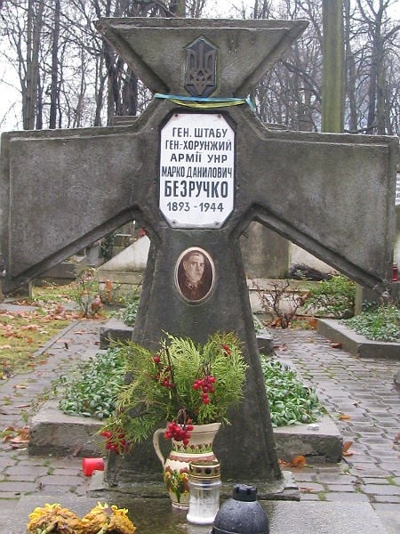 Могила Марка Безручка у Варшаві