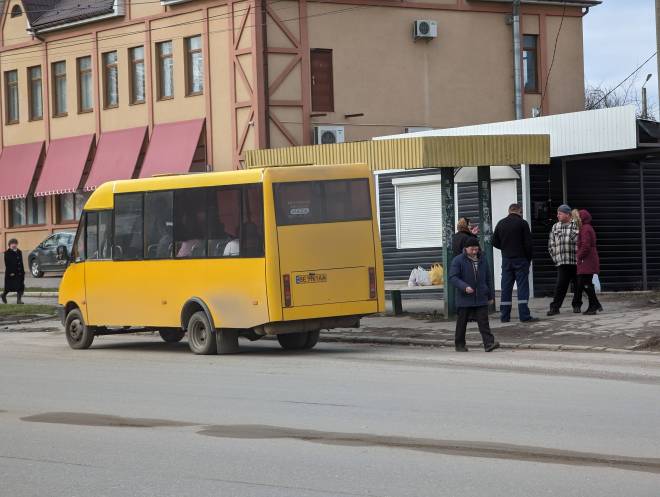 У Шепетівці знову зменшилась кількість автобусів на маршрутах: додалась ще одна причина
