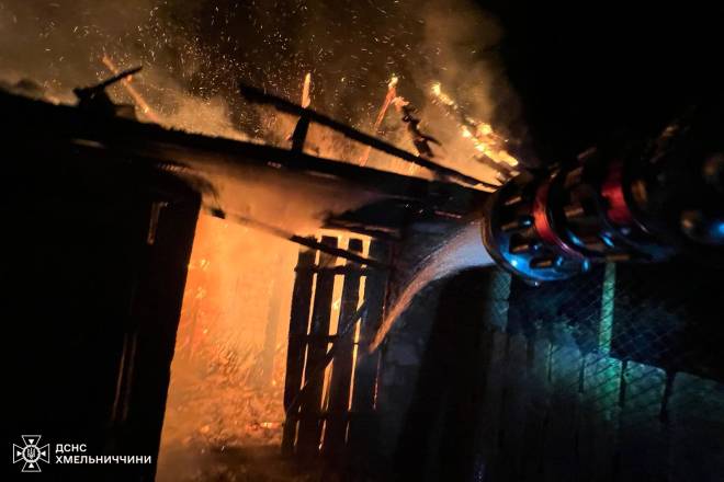 На Шепетівщині рятувальники ліквідували три пожежі, одна людина загинула
