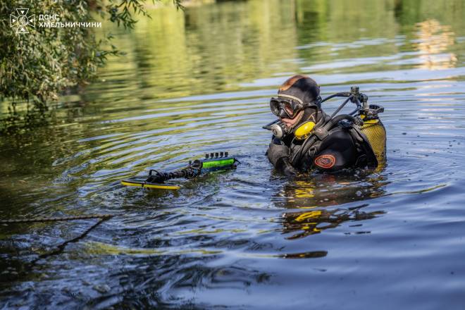Дрони, роботи та водолази: ДСНС другу добу ліквідовує наслідки вибухів на полігоні