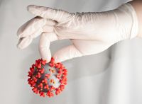 За останній тиждень на Шепетівщині через COVID-19 померла одна людина, 106 - інфікувалось