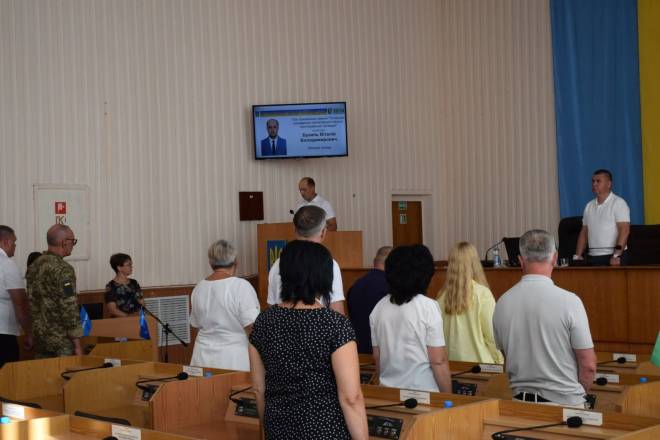 Сесія міськради: нові почесні громадяни, бюджет, гроші для «квартальних», списання катамаранів та рентгену