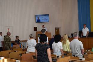 Сесія міськради: нові почесні громадяни, бюджет, гроші для «квартальних», списання катамаранів та рентгену