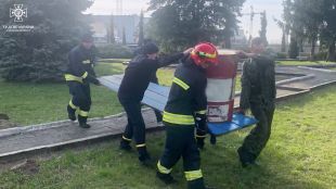 У Нетішині врятували бобра, який потрапив до фонтану (відео)