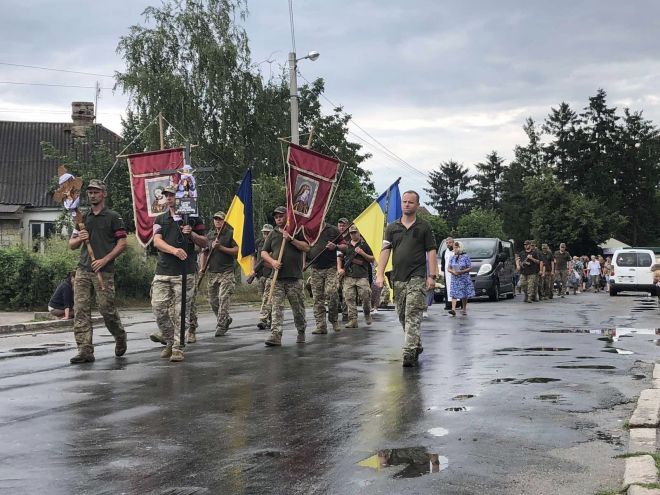 У Грицівській громаді попрощалися із захисником Юрієм Сампірем