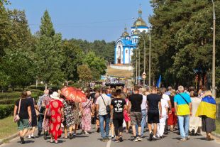 9 днів боролись медики за життя пораненого воїна: у Нетішині прощались із Олексієм Шевчуком