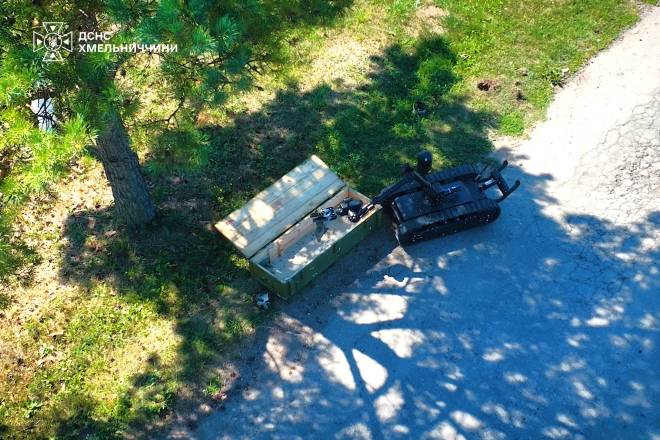 200 звернень про пошкодження та залучення роботів ДСНС: продовжують ліквідацію наслідки вибухів на полігоні