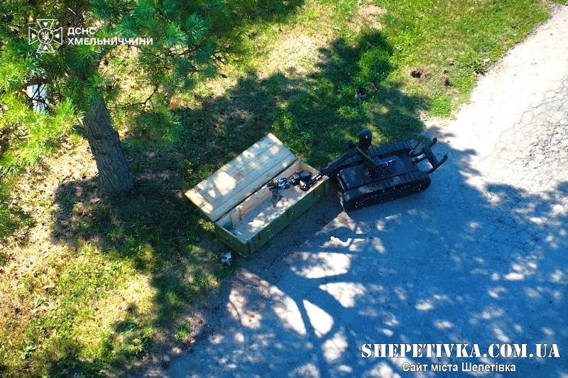 200 звернень про пошкодження та залучення роботів ДСНС: продовжують ліквідацію наслідки вибухів на полігоні