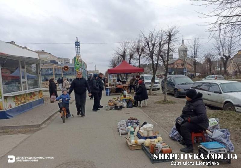 У Шепетівці провели масштабний рейд проти стихійної торгівлі