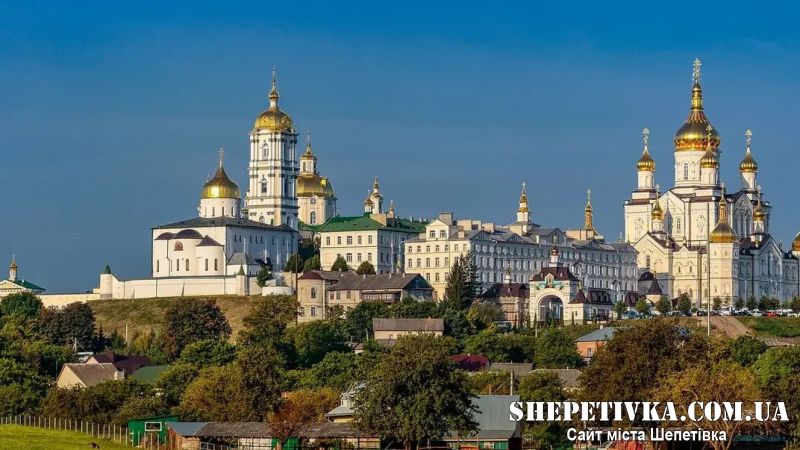 Зникнення частини ікон та самовільне будівництво у Почаївській лаврі: що встановила перевірка МКІП