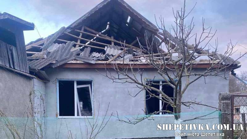 На Хмельниччині внаслідок ракетної атаки зазнала травм жінка, пошкоджені будівлі, автівки