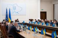 Уряд дозволив виїзд за кордон чоловікам віком від 18 до 22 років: що цьому передувало