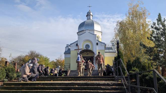 Маріуполь, Бахмут та Запорізький напрямок: у Славуті попрощалися зі старшим солдатом Олександром Зозулюком