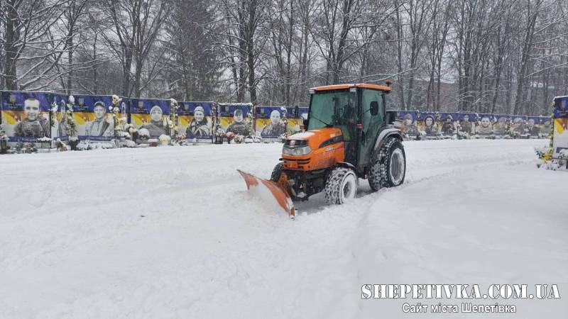 «Де техніка?»: шепетівчани скаржаться на нечищені тротуари та вулиці