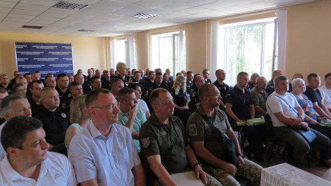 Cпівробітників Шепетівського районного управління поліції вітали з професійним святом