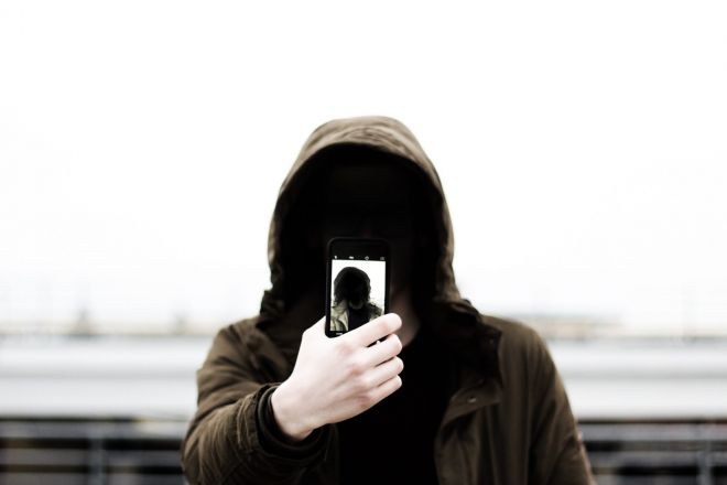 У Шепетівці судитимуть 19-річного хлопця за крадіжку мобільного