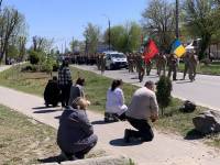 Не встиг навіть розпакувати валізи і пішов воювати: cлавутчани прощались із Сергієм Миронюком