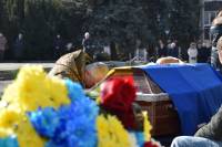 Понад два роки пошуків і надії: у Шепетівці прощалися із добровольцем Олегом Лебідем