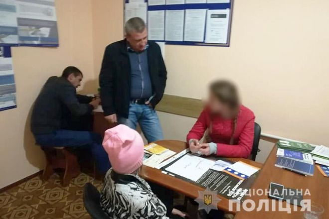 На Шепетівщині поліцейські впродовж кількох годин розшукали зниклу 13-річну школярку