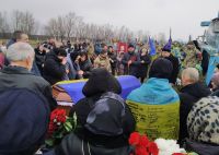 9 місяців шукали безвісти зниклого воїна: на Шепетівщині поховали Василишина Дмитра
