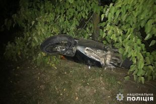 На Шепетівщині поліцейські з'ясовують обставини загибелі 30-річного мотоцикліста