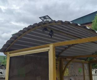 На 26 автобусних зупинках Славути були пошкодженні світильники на сонячних панелях