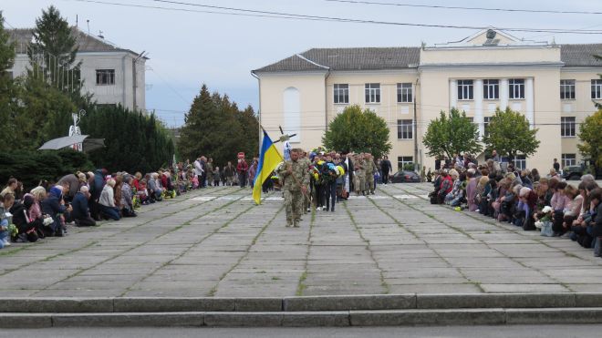 Громада Шепетівки попрощалася з Сивоконюком Віктором Васильовичем