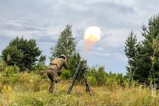 Важлива влучність, координація та сучасні технології: тренування нетішинських мінометників