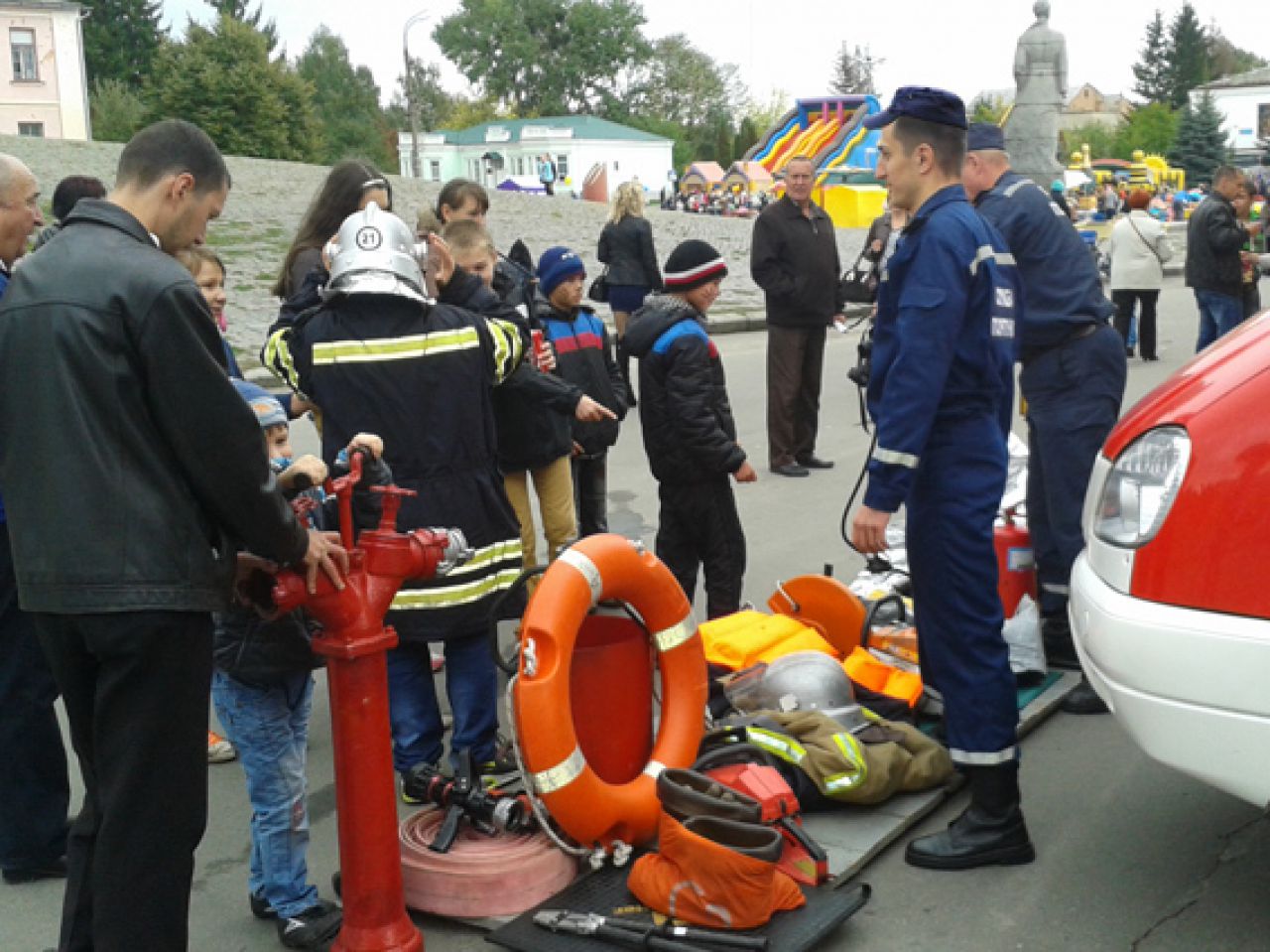 Під час відзначення Дня міста рятувальники нагадали про правила безпеки життєдіяльності